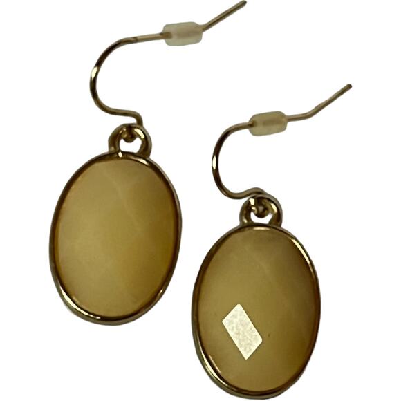 Elegant Cream and Gold-Tone Dangle Drop Earrings - Picture 3 of 7